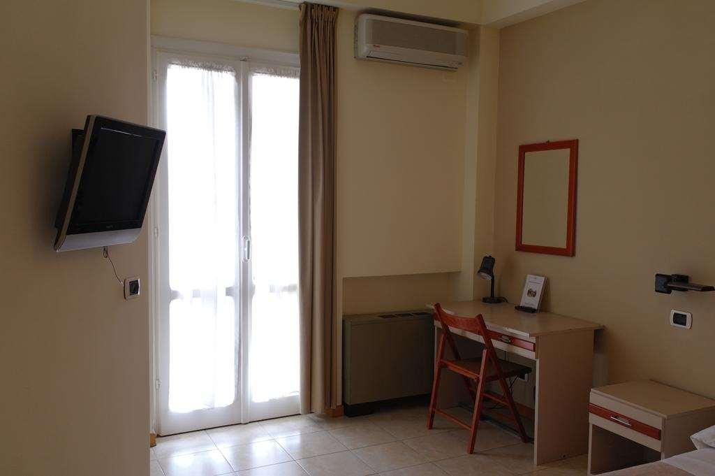 Hotel Armando' S ซุลโมนา ห้อง รูปภาพ