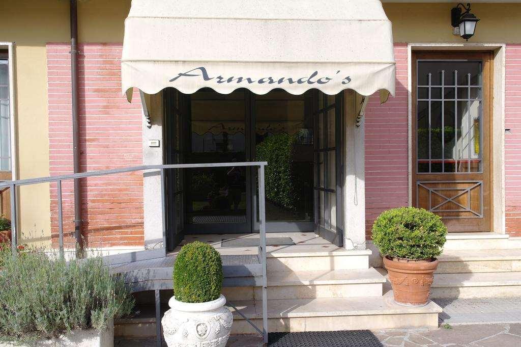 Hotel Armando' S ซุลโมนา ภายนอก รูปภาพ